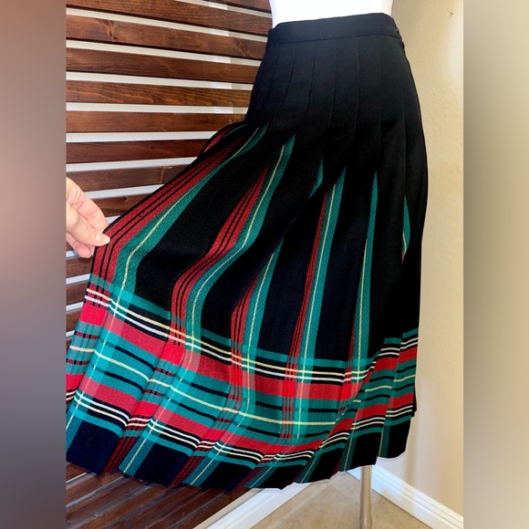 Vintage 1980s 80s Pendleton Wool Black Red Plaid High Waist Long Pleated Skirt 8 - Picture 2 of 8